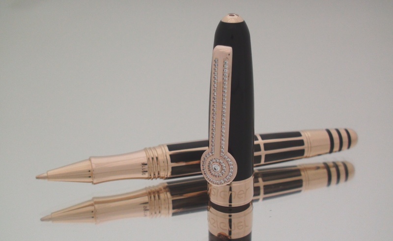Black Bee Rose Gold